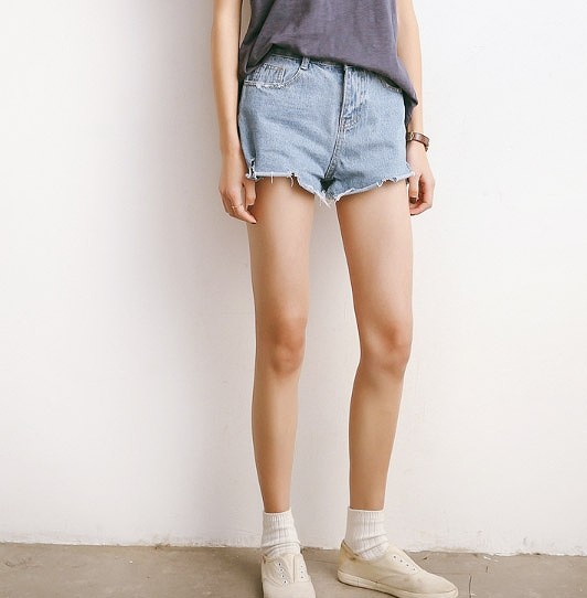 レディース　デニム　ショートパンツ　短パン　ジーンズ　ショーパン　切りっぱなし　人気　春物　夏物　女性　大人　カジュアル　キュート　可愛い　フェミニン　セクシー　おしゃれ　ファッション　ブルー　S　M　L　サイズ　送料無料