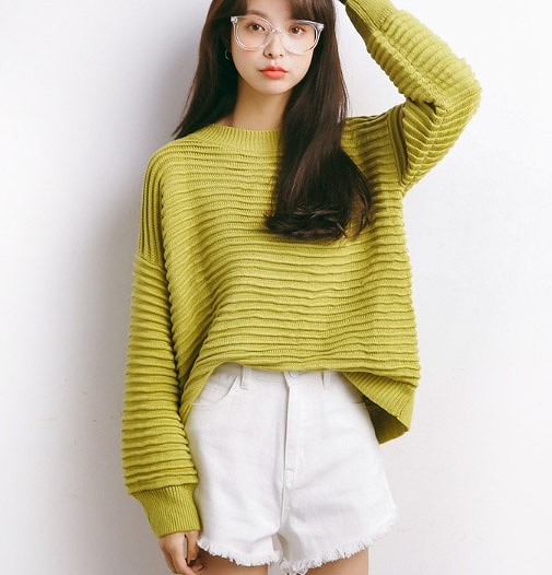 レディース　デニム　ショートパンツ　短パン　ジーンズ　ショーパン　切りっぱなし　人気　春物　夏物　女性　大人　カジュアル　キュート　可愛い　フェミニン　セクシー　おしゃれ　ファッション　ブラック　ホワイト　黒　白　S　M　L　サイズ　送料無料