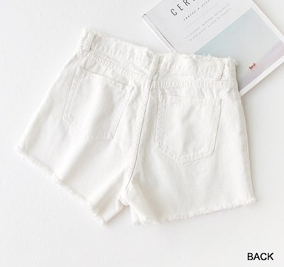 レディース　デニム　ショートパンツ　短パン　ジーンズ　ショーパン　切りっぱなし　人気　春物　夏物　女性　大人　カジュアル　キュート　可愛い　フェミニン　セクシー　おしゃれ　ファッション　ブラック　ホワイト　黒　白　S　M　L　サイズ　送料無料