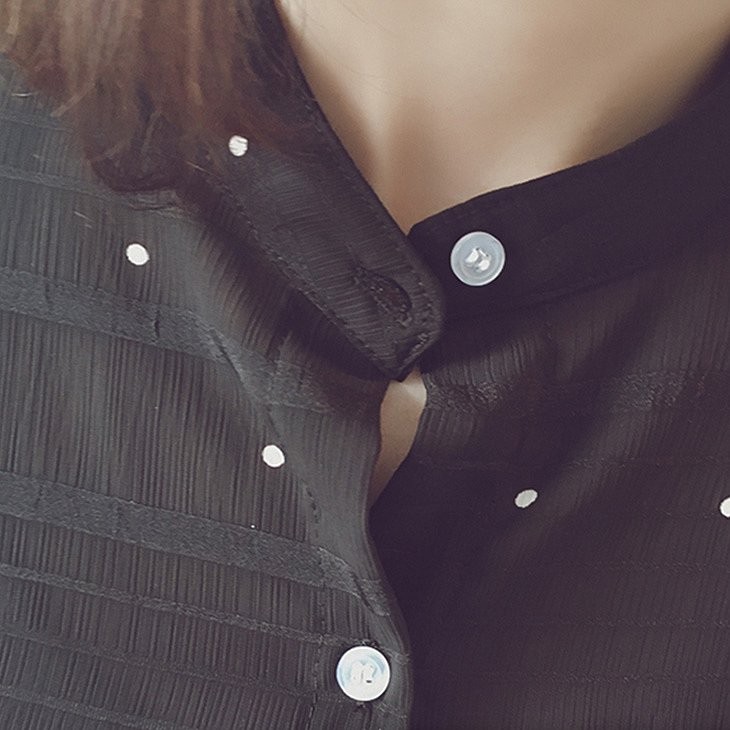 レディース　トップス　シフォン　シャツ　ブラウス　5分袖　ドット柄　水玉　春夏　シンプル　カジュアル　大きいサイズ　大人可愛い　フェミニン　デート　お出かけ　デイリー　ブラック　ホワイト　送料無料