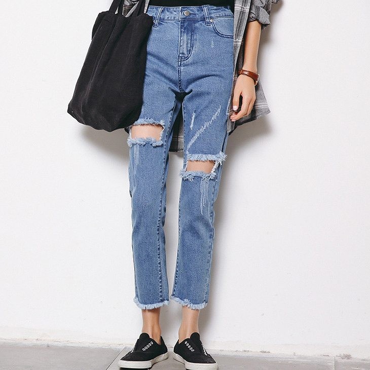 レディース　ボトムス　デニムパンツ　ジーンズ　クラッシュド　ダメージ　切りっぱなし　8分丈　ストレート　無地　大人可愛い　カジュアル　シンプル　デイリー　お出かけ　デート　ブルー　送料無料