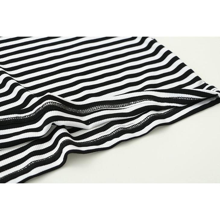 レディース　トップス　Tシャツ　半袖　Ｖネック　ボーダー　綿　ワンポイント　シンプル　花柄　バラ　スリム　カジュアル　大人可愛い　フェミニン　デート　お出かけ　普段着　ホワイト　送料無料