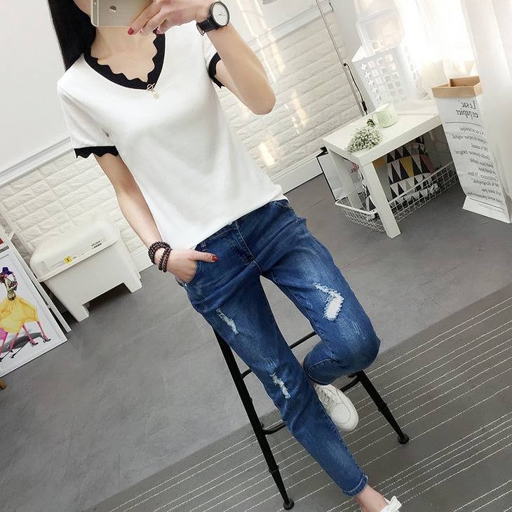 レディース　トップス　Tシャツ　半袖　無地　ボーダー　Ｖネック　スカラップネック　綿　コットン　シンプル　スリム　カジュアル　大人可愛い　フェミニン　デート　お出かけ　普段着　ホワイト　ブラック　送料無料