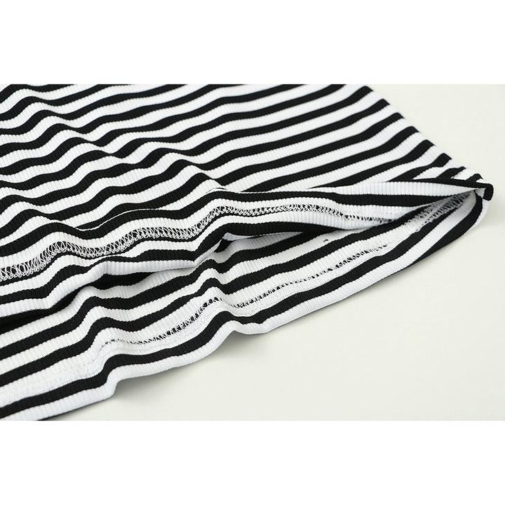 レディース　トップス　Tシャツ　半袖　無地　ボーダー　Ｖネック　スカラップネック　綿　コットン　シンプル　スリム　カジュアル　大人可愛い　フェミニン　デート　お出かけ　普段着　ホワイト　ブラック　送料無料