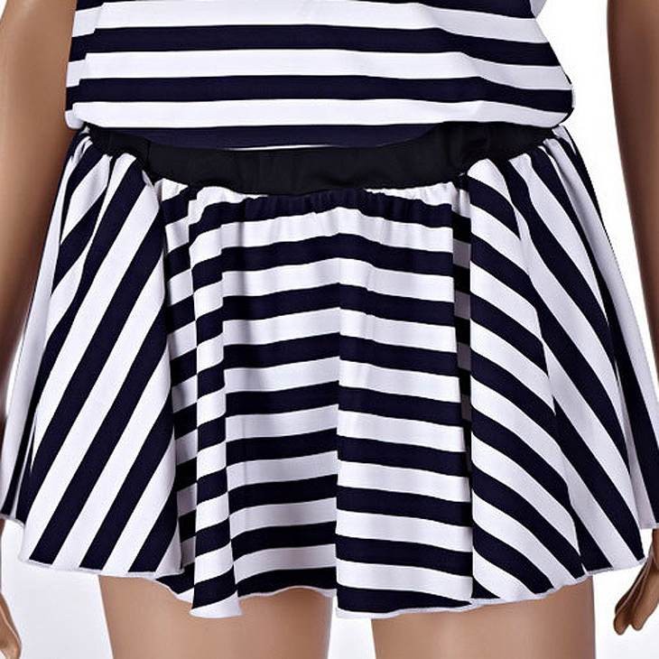 レディース　ボーダー　ワンピース　フレア　ラウンドネック　海　プール　スイミング　ビーチ　リゾート　マリン　海水浴　夏休み　旅行　可愛い　キュート　セクシー　女性　ネイビー　ブラック　ホワイト　紺色　黒　白　S　M　L　サイズ　送料無料