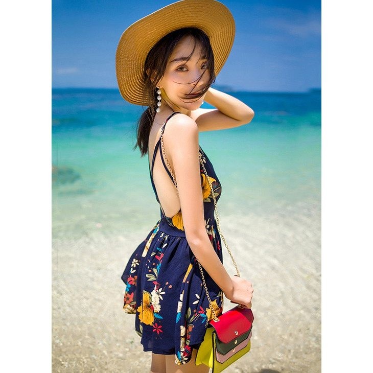 レディース　ミニ丈　ショート丈　パンツ　ワンピース　ワイドレッグパンツ　フレア　花柄　ビーチ　海　春　夏　カジュアル　キュート　可愛い　フェミニン　セクシー　きれいめ　エレガント　おしゃれ　お出かけ　お呼ばれ　ネイビー　紺　S　M　L　XL　サイズ　送料無料