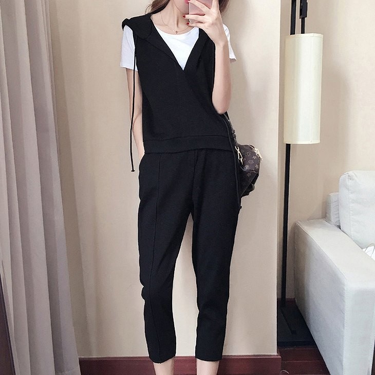 レディース　セットアップ　深Vネック　フード付ベスト　半袖　Tシャツ　アンクル丈　パンツ　無地　ラウンドネック　きれいめ　大きいサイズ　カジュアル　清楚　エレガント　大人可愛い　フェミニン　オフィス　デート　お出かけ　ブラック×ホワイト　送料無料