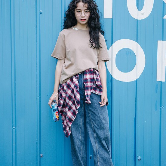 レディース　Tシャツ　半袖　ラウンドネック　ショートスリーブ　トップス　カジュアル　キュート　可愛い　フェミニン　エレガント　セクシー　おしゃれ　お出かけ　お呼ばれ　ピンク　ブラウン　ホワイト　レッド　白　赤　茶色　S　M　L　XL　サイズ　送料無料