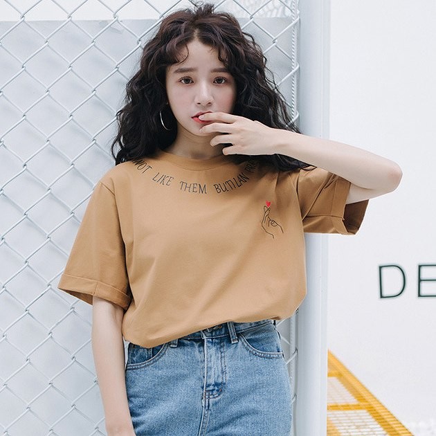 レディース　Tシャツ　半袖　クルーネック　プリント　ショートスリーブ　トップス　カジュアル　キュート　可愛い　フェミニン　エレガント　セクシー　おしゃれ　お出かけ　お呼ばれ　ホワイト　ブラウン　茶色　白　S　M　L　XL　サイズ　送料無料