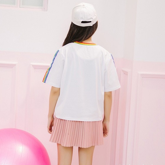 レディース　クルーネック　虹色　リブ　Tシャツ　半袖　ショートスリーブ　トップス　カジュアル　キュート　可愛い　フェミニン　エレガント　セクシー　おしゃれ　お出かけ　お呼ばれ　ブラック　ホワイト　黒色　白　S　M　L　XL　サイズ　送料無料