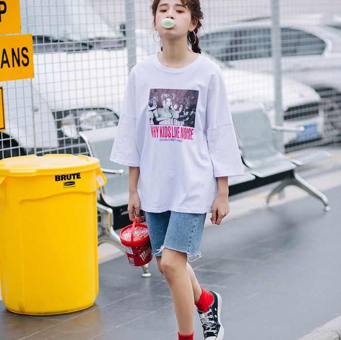 レディース　Tシャツ　ロゴ　プリント　半袖　ラウンドネック　ショートスリーブ　トップス　カジュアル　キュート　可愛い　フェミニン　エレガント　セクシー　おしゃれ　お出かけ　お呼ばれ　ホワイト　レッド　白　赤色　フリーサイズ　ワンサイズ　送料無料