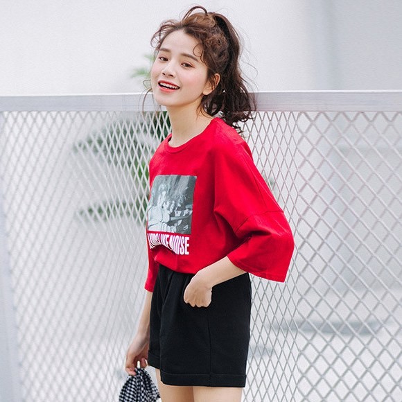 レディース　Tシャツ　ロゴ　プリント　半袖　ラウンドネック　ショートスリーブ　トップス　カジュアル　キュート　可愛い　フェミニン　エレガント　セクシー　おしゃれ　お出かけ　お呼ばれ　ホワイト　レッド　白　赤色　フリーサイズ　ワンサイズ　送料無料