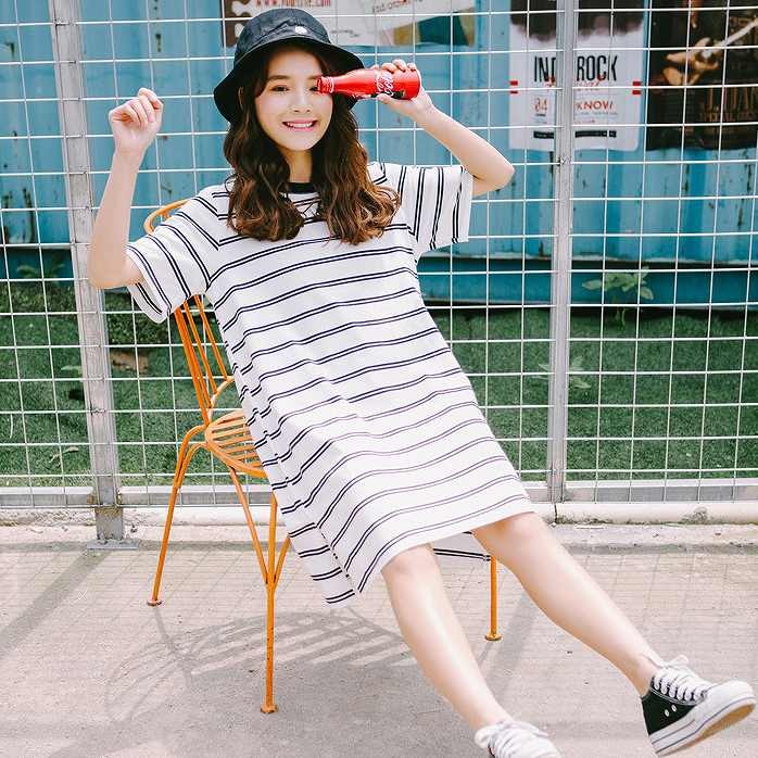 レディース　Tシャツ　ワンピース　ボーダー　半袖　クルーネック　スカート　カジュアル　キュート　可愛い　フェミニン　セクシー　きれいめ　上品　エレガント　おしゃれ　お出かけ　お呼ばれ　ホワイト　白色　フリーサイズ　ワンサイズ　送料無料