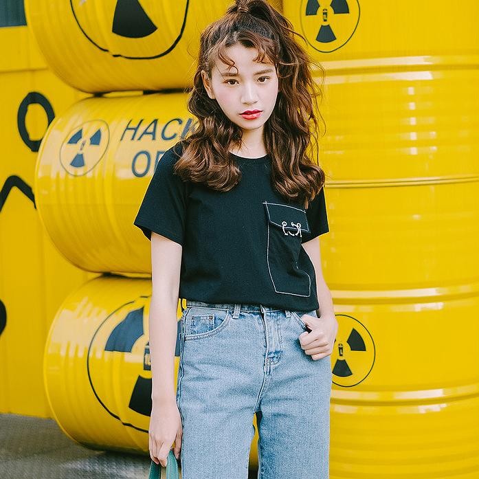 レディース　Tシャツ　胸ポケット　半袖　クルーネック　ショートスリーブ　トップス　カジュアル　キュート　可愛い　フェミニン　エレガント　セクシー　おしゃれ　お出かけ　お呼ばれ　ホワイト　ブラック　白　黒色　S　M　L　XL　サイズ　送料無料