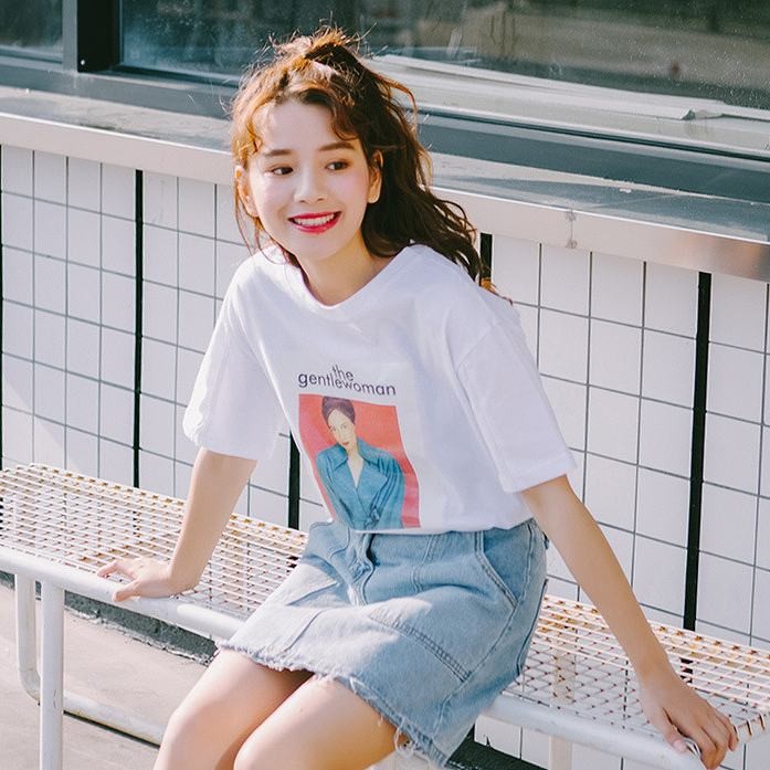 レディース　Tシャツ　プリント　半袖　クルーネック　ショートスリーブ　トップス　カジュアル　キュート　可愛い　フェミニン　エレガント　セクシー　おしゃれ　お出かけ　お呼ばれ　ブラック　ホワイト　黒　白色　S　M　L　XL　サイズ　送料無料