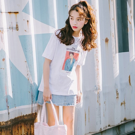 レディース　Tシャツ　プリント　半袖　クルーネック　ショートスリーブ　トップス　カジュアル　キュート　可愛い　フェミニン　エレガント　セクシー　おしゃれ　お出かけ　お呼ばれ　ブラック　ホワイト　黒　白色　S　M　L　XL　サイズ　送料無料