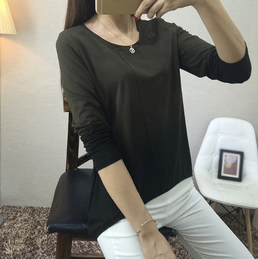 レディース　トップス　グラデーション　カットソー　Tシャツ　ラウンドネック　無地　長袖　シンプル　定番　大人可愛い　大きいサイズ　フェミニン　オフィス　デート　お出かけ　デイリー　ホワイト　グレー　カーキ　送料無料