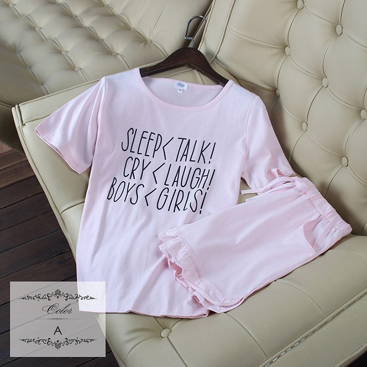 レディース　パジャマ　上下セット　ナイトウェア　半袖Tシャツ　ショートパンツ　ロゴ　フリル　カジュアル　フェミニン　大人可愛い　リラックス　ルームウェア　ラフスタイル　ピンク　送料無料