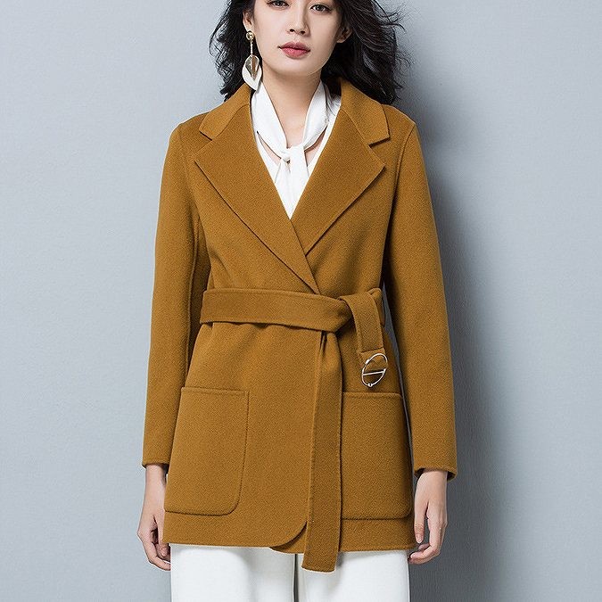 レディース　アウター　ウール　トレンチコート　ショート丈　ゆったり　無地　長袖　カジュアル　大人可愛い　フェミニン　オフィス　OL　通勤　防寒　秋冬　デート　お出かけ　デイリー　レッド　オリーブ　ブラウン　オフホワイト　送料無料