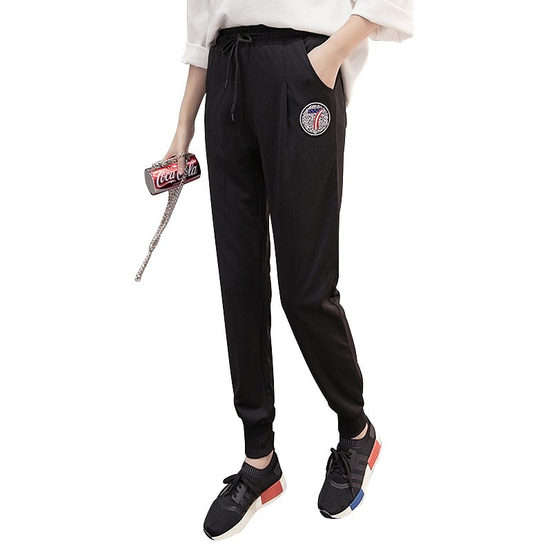 レディース　ボトムス　パンツ　スウェットパンツ　秋　冬　無地　ワッペン　ウエストゴム　カジュアル　可愛い　スポーティー　フェミニン　デート　おでかけ　普段着　ブラック　送料無料