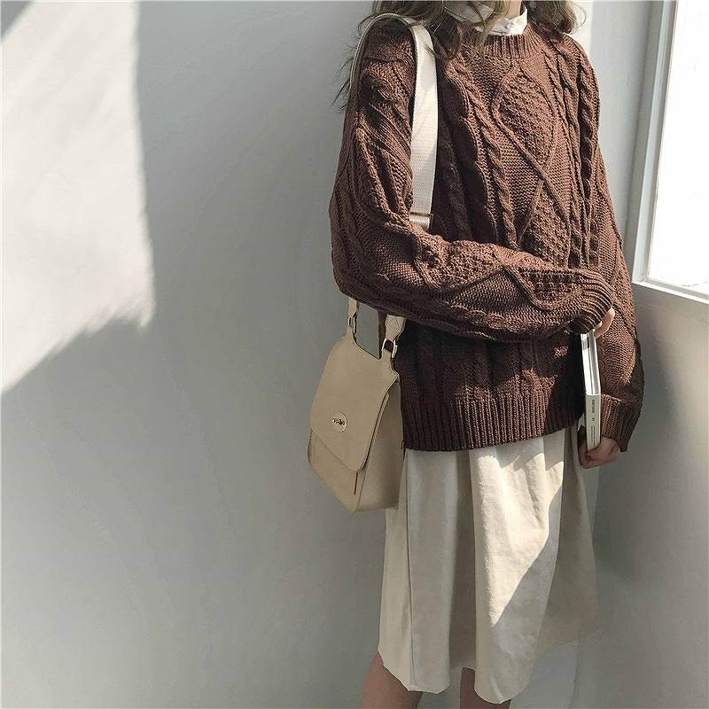 レディース　トップス　ニット　セーター　長袖　ゆったり　ラウンドネック　無地　フリーサイズ　カジュアル　大人可愛い　フェミニン　キュート　かわいい　ルームウェア　デート　お出かけ　デイリー　ブラウン　イエロー　ホワイト　グレー　レッド　送料無料