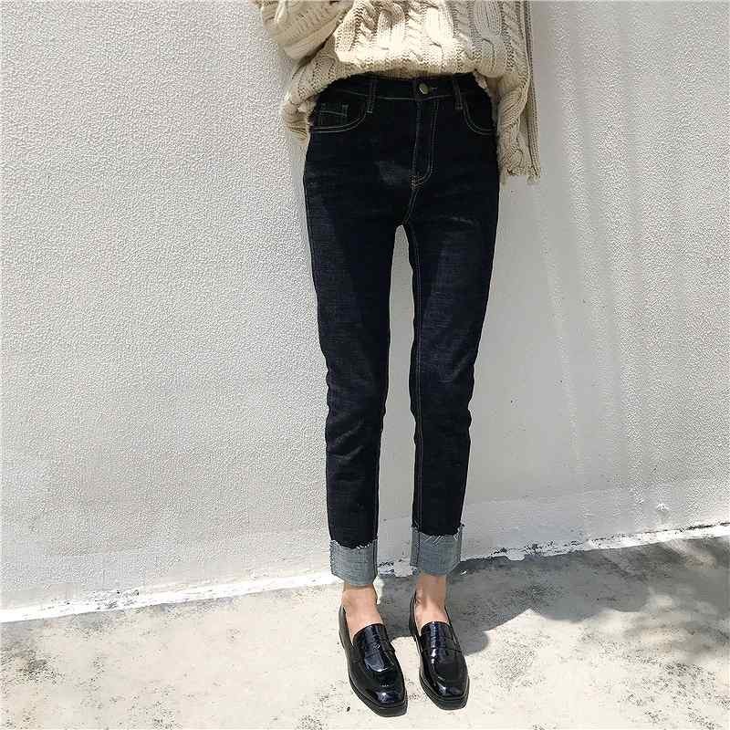 レディース　ボトムス　デニムパンツ　ジーンズ　ストレート　スリム　切りっぱなし　無地　コットン　大きいサイズ　カジュアル　大人可愛い　フェミニン　キュート　かわいい　デート　お出かけ　デイリー　ブラック　送料無料