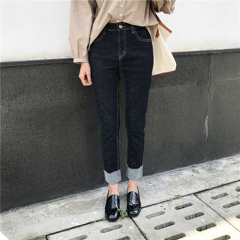 レディース　ボトムス　デニムパンツ　ジーンズ　ストレート　スリム　切りっぱなし　無地　コットン　大きいサイズ　カジュアル　大人可愛い　フェミニン　キュート　かわいい　デート　お出かけ　デイリー　ブラック　送料無料