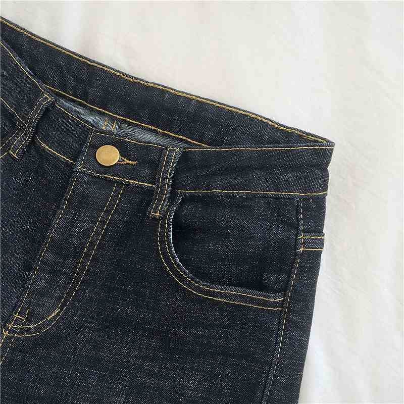 レディース　ボトムス　デニムパンツ　ジーンズ　ストレート　スリム　切りっぱなし　無地　コットン　大きいサイズ　カジュアル　大人可愛い　フェミニン　キュート　かわいい　デート　お出かけ　デイリー　ブラック　送料無料