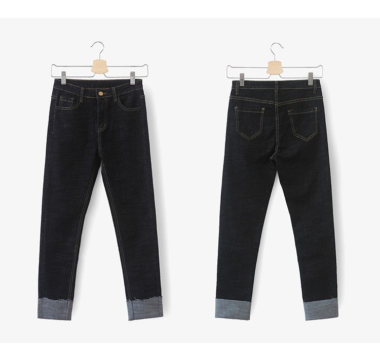 レディース　ボトムス　デニムパンツ　ジーンズ　ストレート　スリム　切りっぱなし　無地　コットン　大きいサイズ　カジュアル　大人可愛い　フェミニン　キュート　かわいい　デート　お出かけ　デイリー　ブラック　送料無料