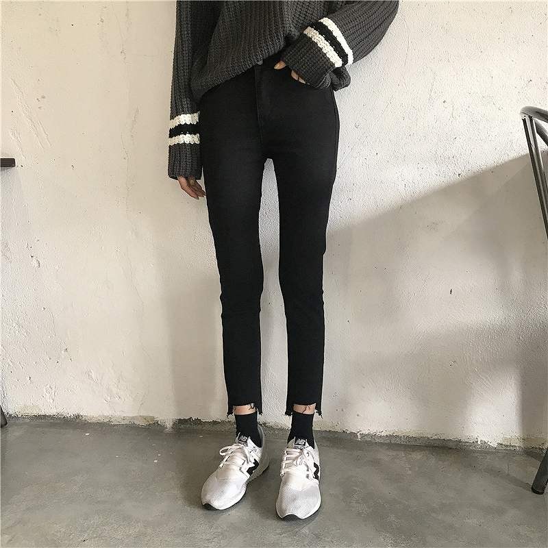 レディース　ボトムス　ストレートパンツ　ロングパンツ　ハイウエスト　コットン　切りっぱなし　アンクル丈　無地　大きいサイズ　美脚　脚長　カジュアル　大人可愛い　フェミニン　キュート　かわいい　デート　お出かけ　デイリー　ブラック　送料無料