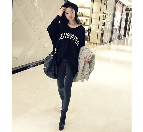 レディース　トップス　カットソー　Tシャツ　ラウンドネック　長袖　ロゴ　シンプル　カジュアル　大きいサイズ　スポーツ　ヨガ　ダンス　ラフスタイル　ルームウェア　デイリー　ホワイト　ブラック　送料無料