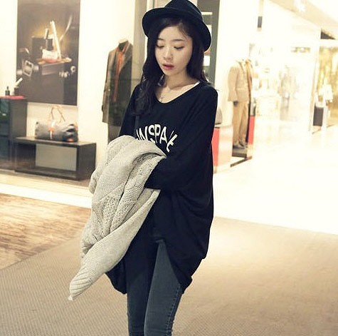 レディース　トップス　カットソー　Tシャツ　ラウンドネック　長袖　ロゴ　シンプル　カジュアル　大きいサイズ　スポーツ　ヨガ　ダンス　ラフスタイル　ルームウェア　デイリー　ホワイト　ブラック　送料無料