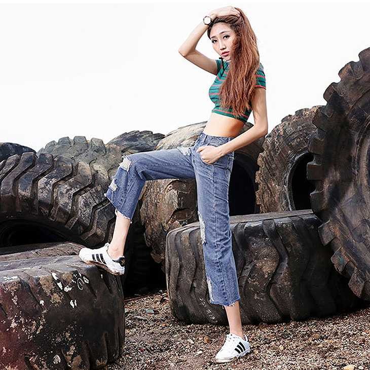 レディース　ボトムス　ジーンズ　デニム　クロップドパンツ　フレイドヘム　切りっぱなし　カットオフデニム　ダメージ　クラッシュデニム　ストレート　ワイドレッグ　大人カジュアル　フェミニン　大きいサイズ　シンプル　リゾート　普段着　デイリー　ブルー　送料無料