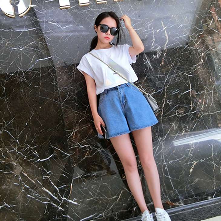 レディース　デニム　ワイドレッグパンツ　ショートパンツ　ショーパン　ハーフパンツ　ジーンズ　ボトムス　春　夏　女性　大人　カジュアル　キュート　可愛い　おしゃれ　ファッション　ライトブルー　S　M　L　XL　サイズ　送料無料