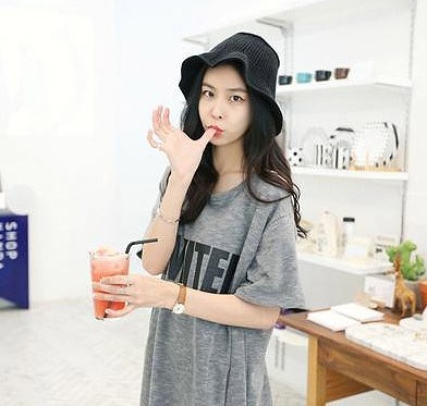 レディース　トップス　ロングTシャツ　ワンピース　カットソー　ラウンドネック　半袖　綿　夏　コットン　シンプル　ゆったり　カジュアル　大人可愛い　フェミニン　おしゃれ　パジャマ　普段着　ブラック　ホワイト　グレー　送料無料