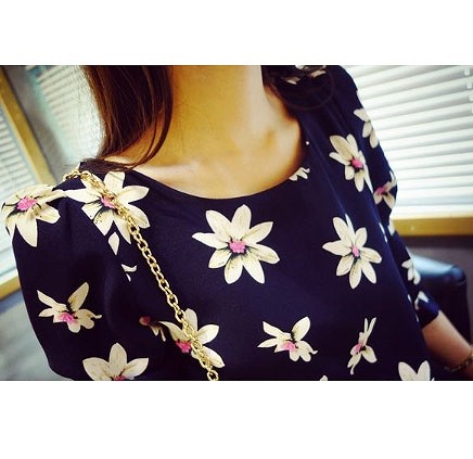 レディース　トップス　カットソー　Tシャツ　ラウンドネック　長袖　シフォン　花柄　総柄　ハート　エレガント　セクシー　カジュアル　大人可愛い　フェミニン　おしゃれ　通勤　デート　お出かけ　普段着　ホワイト　ネイビー　送料無料