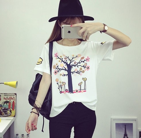 レディース　トップス　Tシャツ　カットソー　プリント　ラウンドネック　半袖　綿　コットン　ゆったり　花柄　小鳥　カジュアル　大人可愛い　フェミニン　デート　お出かけ　普段着　ホワイト　送料無料