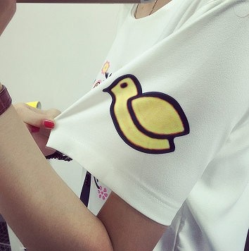 レディース　トップス　Tシャツ　カットソー　プリント　ラウンドネック　半袖　綿　コットン　ゆったり　花柄　小鳥　カジュアル　大人可愛い　フェミニン　デート　お出かけ　普段着　ホワイト　送料無料