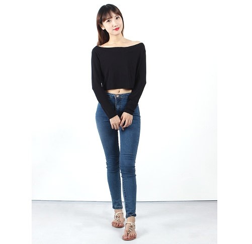 レディース　トップス　カットソー　Tシャツ　無地　オフショルダー　長袖　ショート丈　シンプル　スリム　スタイリッシュ　セクシー　カジュアル　大人可愛い　フェミニン　おしゃれ　通勤　デート　お出かけ　普段着　ブラック　ホワイト　ピンク　パープル　送料無料