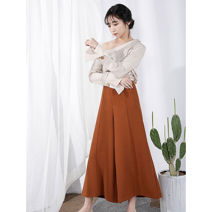 レディース　ワイドレッグパンツ　シフォン　ゆったり　ボトムス　春物　夏物　服　人気　女性　大人　婦人服　カジュアル　フェミニン　キュート　可愛い　おしゃれ　エレガント　セクシー　ブラウン　ブラック　グレー　S　M　サイズ　送料無料