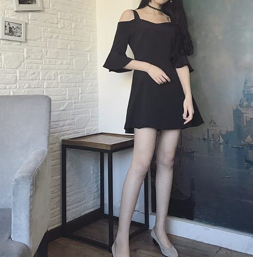 レディース　オールインワン　サロペット　ワンピース　フレアスカート　ミニスカート　トランペットスリーブ　5分袖　フェミニン　キュート　可愛い　おしゃれ　セクシー　シンプル　ブラック　無地　送料無料