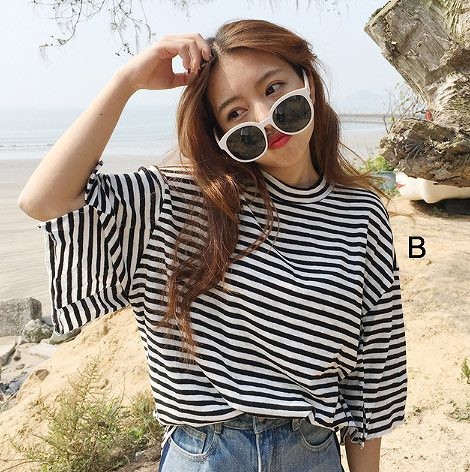 レディース　トップス　Tシャツ　ボーダー　ストライプ　カットソー　ラッパ袖　ラウンドネック　5分袖　綿　コットン　シンプル　ゆったり　カジュアル　大人可愛い　フェミニン　おしゃれ　デート　お出かけ　普段着　送料無料