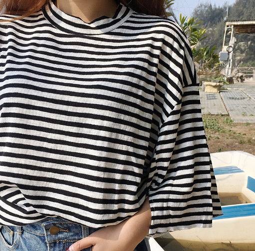 レディース　トップス　Tシャツ　ボーダー　ストライプ　カットソー　ラッパ袖　ラウンドネック　5分袖　綿　コットン　シンプル　ゆったり　カジュアル　大人可愛い　フェミニン　おしゃれ　デート　お出かけ　普段着　送料無料