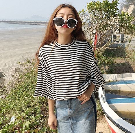 レディース　トップス　Tシャツ　ボーダー　ストライプ　カットソー　ラッパ袖　ラウンドネック　5分袖　綿　コットン　シンプル　ゆったり　カジュアル　大人可愛い　フェミニン　おしゃれ　デート　お出かけ　普段着　送料無料