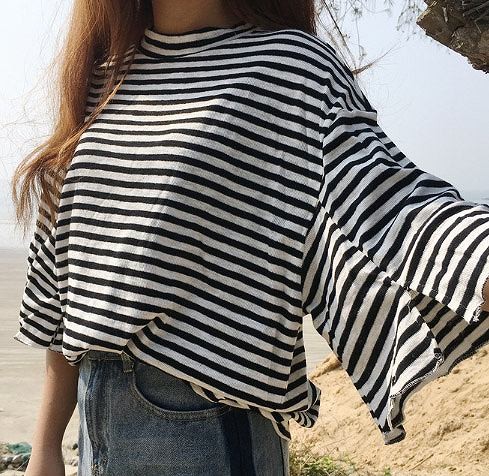 レディース　トップス　Tシャツ　ボーダー　ストライプ　カットソー　ラッパ袖　ラウンドネック　5分袖　綿　コットン　シンプル　ゆったり　カジュアル　大人可愛い　フェミニン　おしゃれ　デート　お出かけ　普段着　送料無料