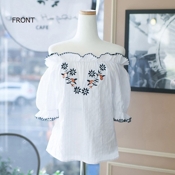 レディース　花柄　刺繍　オフショルダー　フレア　半袖　フレアスリーブ　5部袖　トップス　人気　春物　夏物　女性　大人　カジュアル　可愛い　きれいめ　キュート　上品　おしゃれ　ファッション　ホワイト　白　S　M　L　XL　サイズ　送料無料