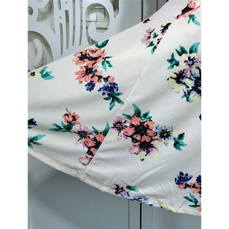 レディース　花柄　フレア　ワンピース　セミショート丈　ミニ丈　半袖　スカート　ボトムス　人気　春物　夏物　美脚　脚長　美シルエット　女性　大人　カジュアル　おしゃれ　清楚　上品　ファッション　ホワイト　フリーサイズ　ワンサイズ　送料無料