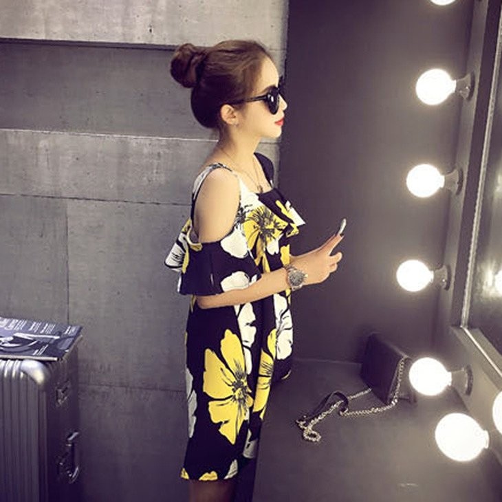 レディース　花柄　フレア　ワンピース　ショルダーカット　ミニ丈　ひざ上丈　セミショート丈　スカート　ボトムス　人気　春物　夏物　美脚　脚長　美シルエット　女性　大人　カジュアル　おしゃれ　ファッション　フリーサイズ　ワンサイズ　送料無料