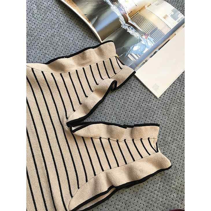 レディース　カットソー　ニット　Vネック　フレア　オフショルダー　トップス　人気　春物　夏物　女性　大人　カジュアル　可愛い　フェミニン　きれいめ　エレガント　清楚　上品　おしゃれ　ファッション　ブラック　フリーサイズ　ワンサイズ　送料無料