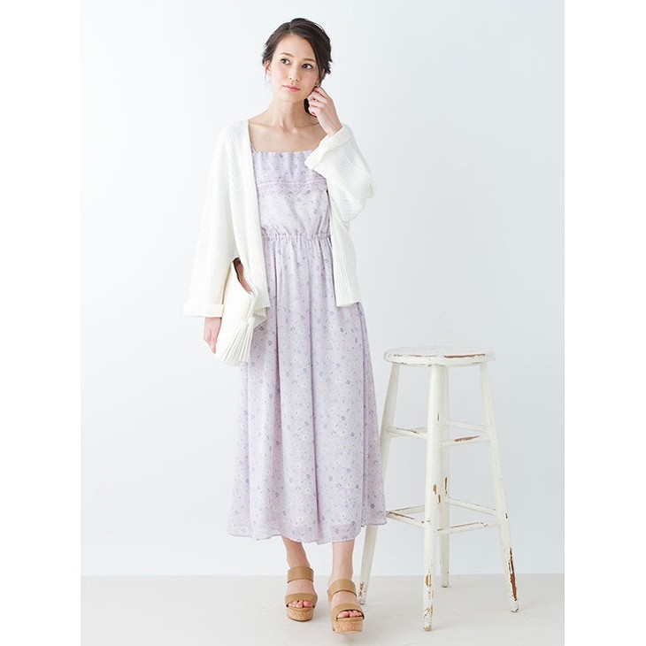 レディース　ワンピース　ストラップ付き　オフショルダー　マキシ丈　ロング丈　トップス　ボトムス　人気　春物　夏物　女性　大人　カジュアル　可愛い　フェミニン　おしゃれ　ファッション　ホワイト　パープル　フリーサイズ　ワンサイズ　送料無料